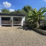 River Guest House With Jacuzzi Fire And Boat Hire