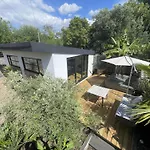 River Guest House With Jacuzzi Fire And Boat Hire