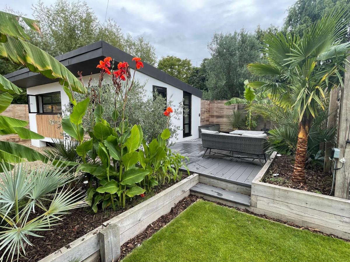 River With Jacuzzi Fire And Boat Hire Holiday home