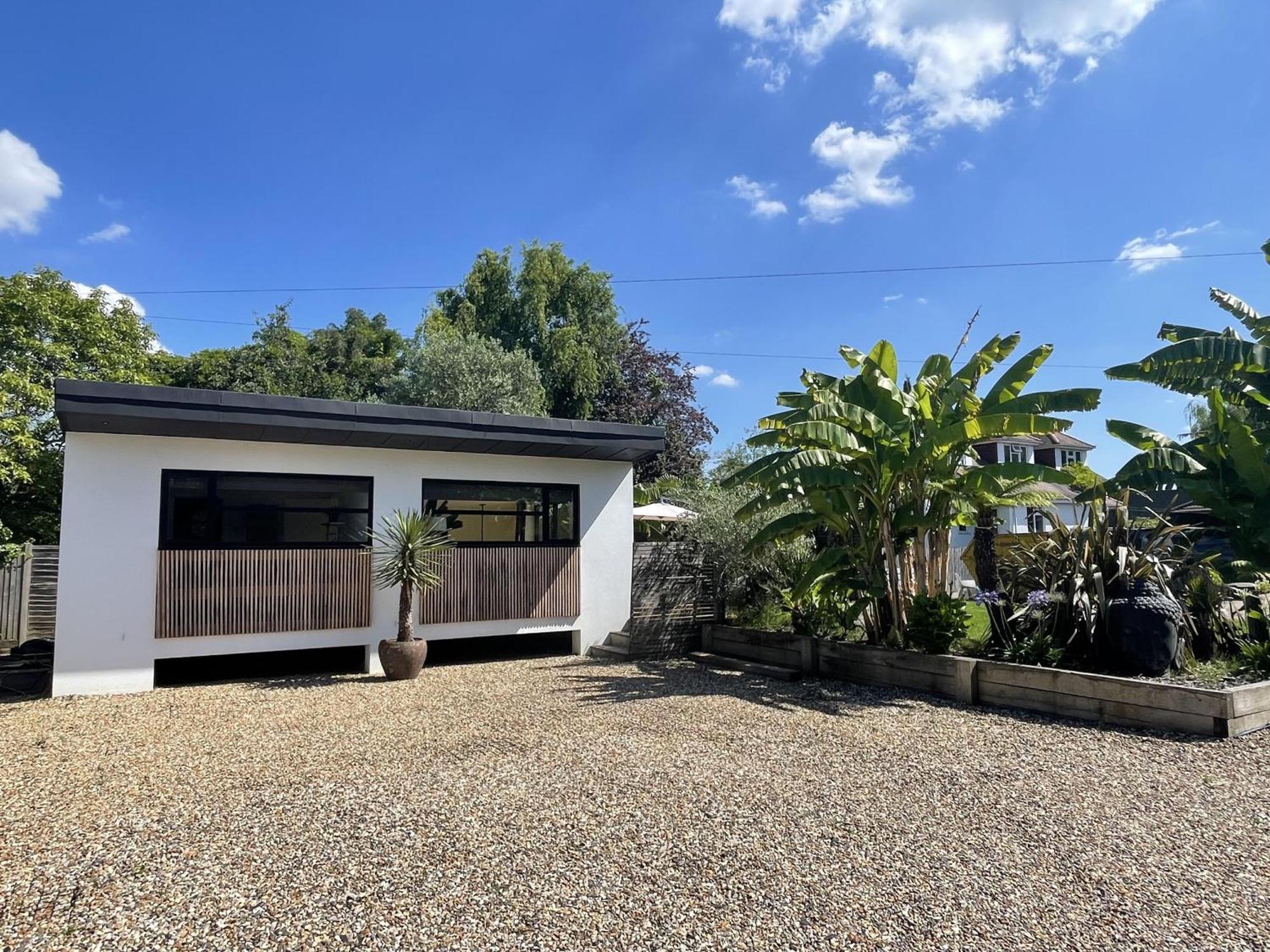 River With Jacuzzi Fire And Boat Hire Holiday home